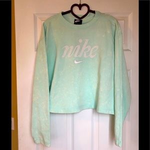 Nike long sleeve sweater